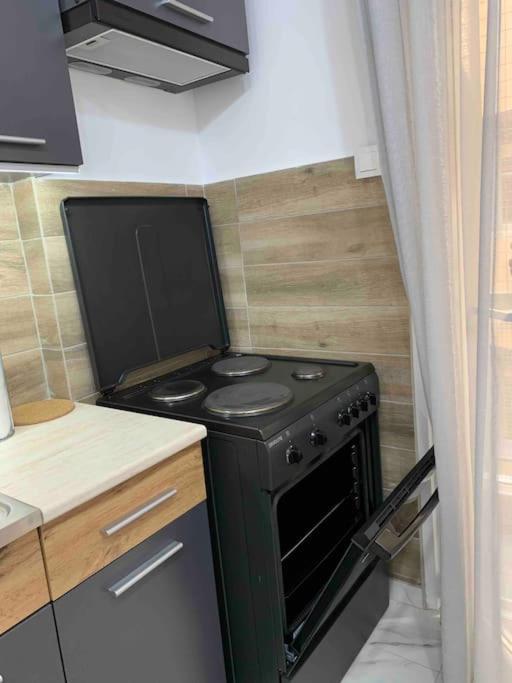 Lux Appartment , 3 Rooms Full Extra , City Center Tesalonika Bagian luar foto