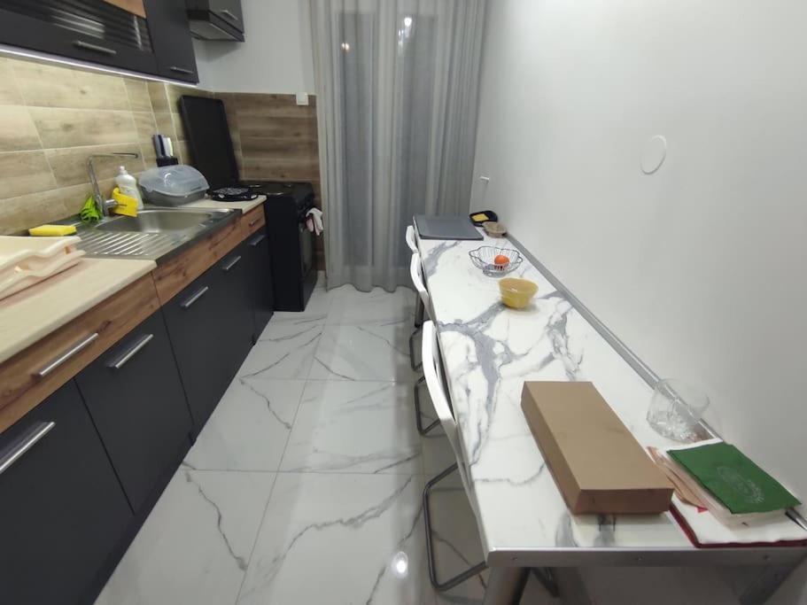 Lux Appartment , 3 Rooms Full Extra , City Center Tesalonika Bagian luar foto